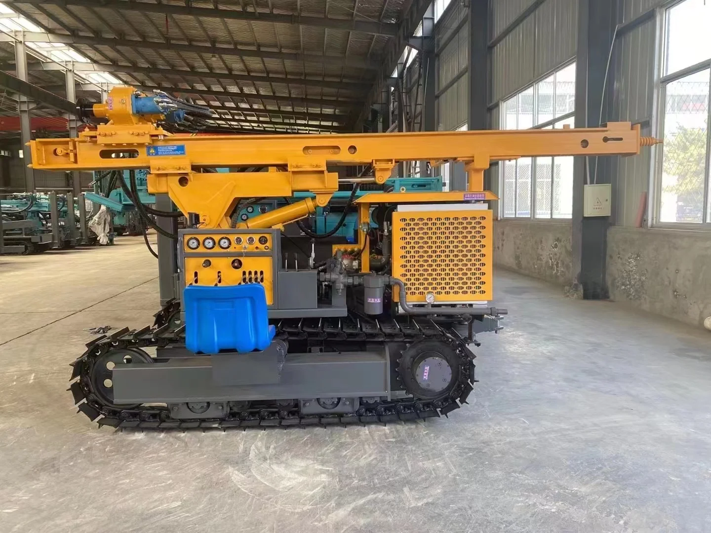 مصنع مخصص حلزوني كومة سائق المسمار كومة سائق الحفر الضوئية آلة الحفر متعددة الوظائف