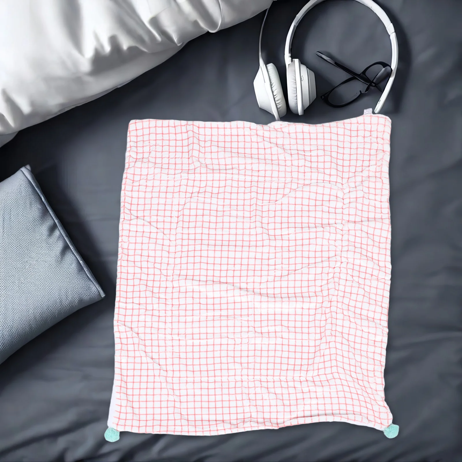 

105x79cm Warm Pet Blanket Soft Sleeping Mat for Puppies Kittens Easy Wash Reusable Dog Blanket for Sofa Cage Or Travel