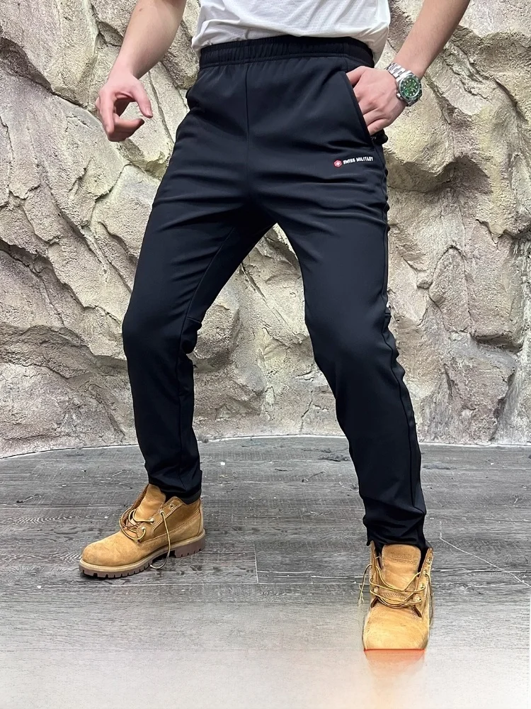 

Outdoor Men's Fce-Lined Hiking Pants Windproof Warm Casual Straight Leg Trousers for Autumn And Winter Leisure Activities