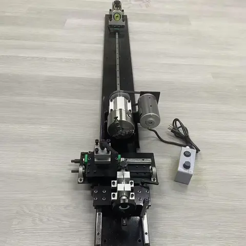 Popularna tokarka do naprawy kijów bilardowych FS-7075D z regulacją prędkości obrotowej