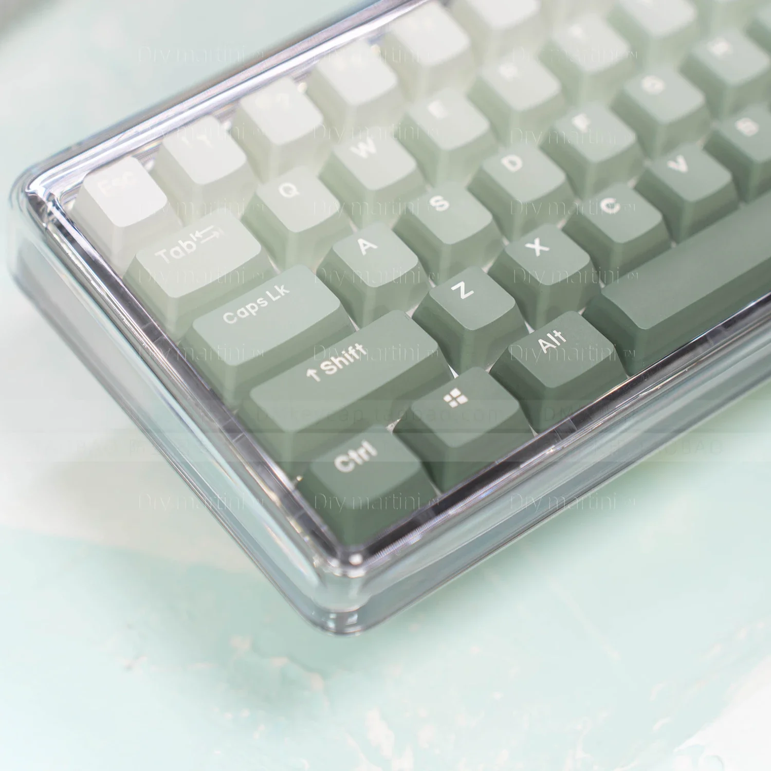 

Seagrass side engraved light-transmitting keycap OEM gradual change green two-color dip-dyed PBT positive engraving 64/68/84/87/