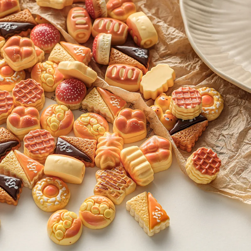 20pcs Faux Bread Mini Egg Tart Toast Bread Model Dessert Food Toy DIY Resin Accessories Kitchen Scene Dollhouse Accessories