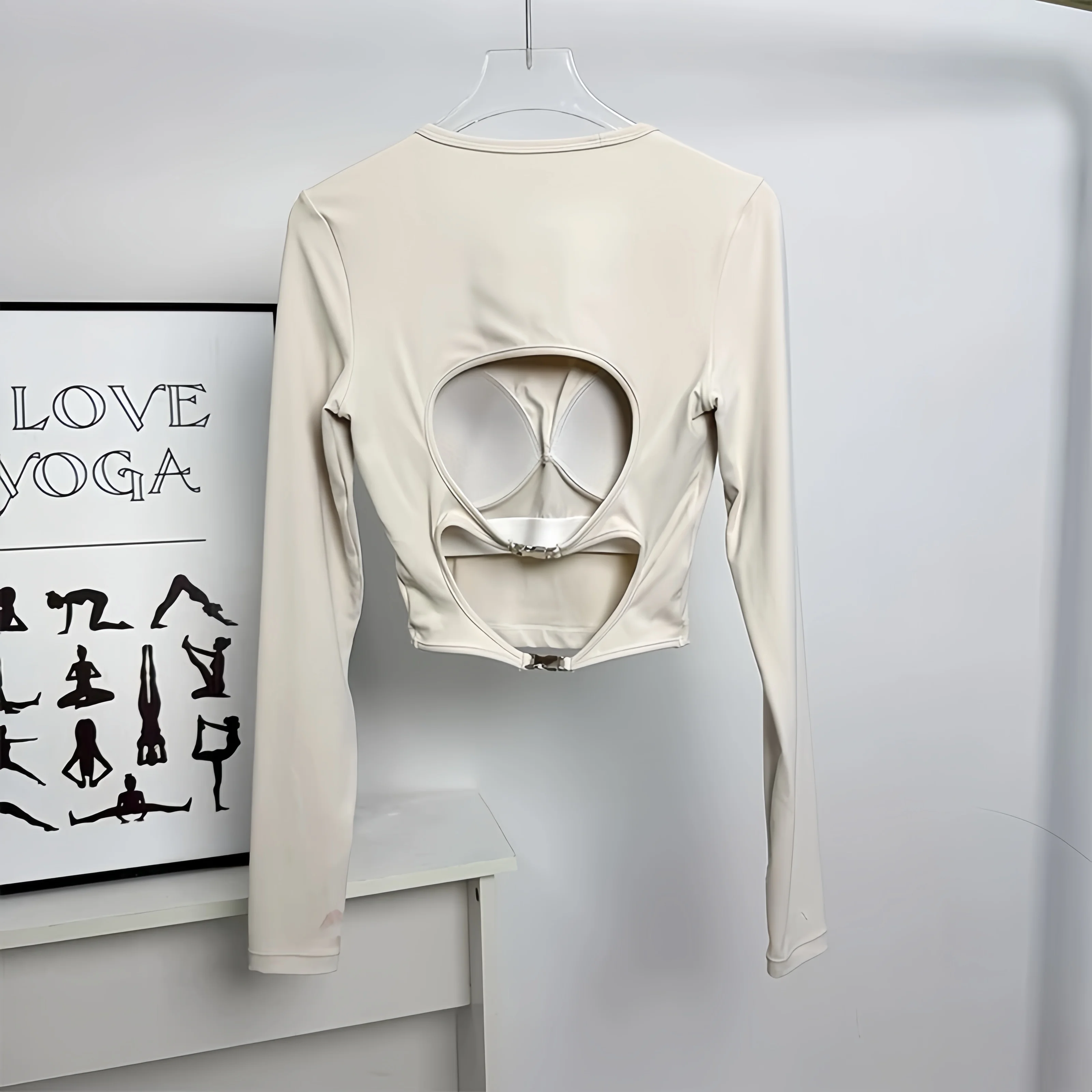 Rückenfreies, ausgeschnittenes, sexy Yoga-Sport-Langarmshirt mit Brustpolstern, Damen-Trainingsoberteil, schlankmachende Fitnesskleidung – Detail 12
