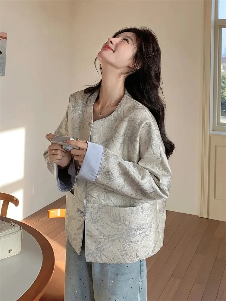 New Chinese Style Retro Jacquard Button-Up Coat for Women 2025 Fall New Collection Unique and Beautiful Petite Top