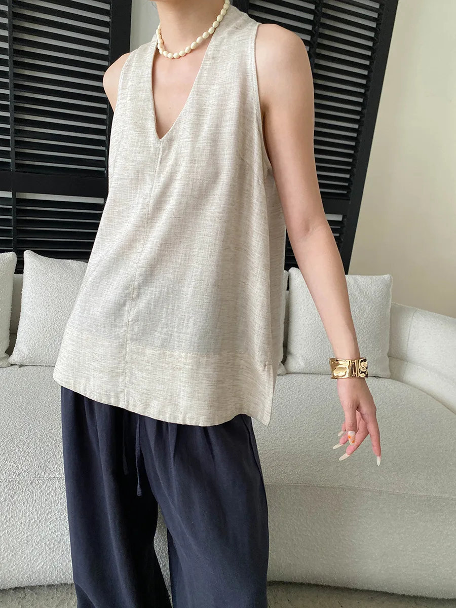 Sommerliche Damen-Weste in unifarbenem Design mit V-Ausschnitt und lockerem Schnitt ohne Ärmel. – Detail 20