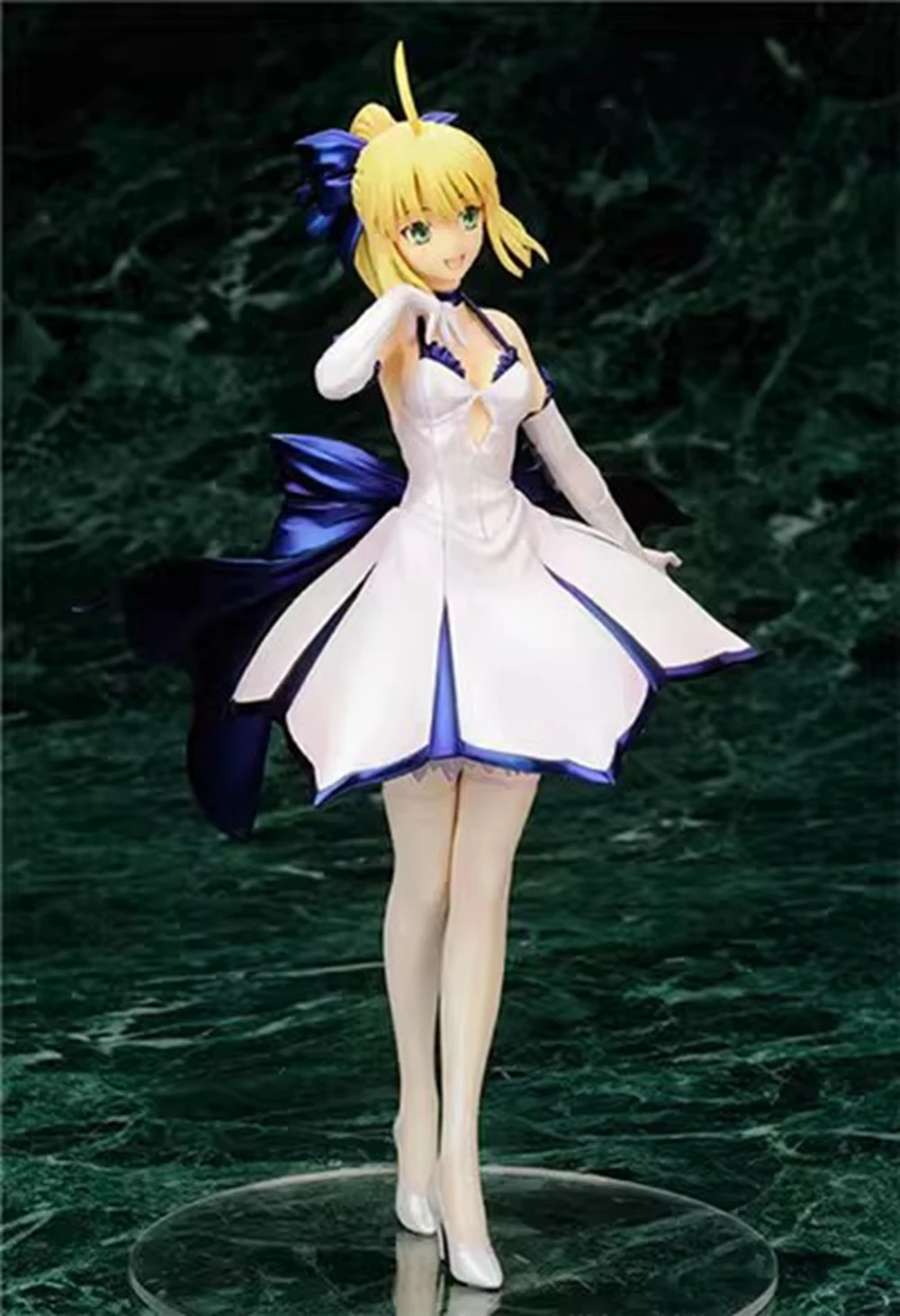 24CM Anime Fate/Stay Night Unlimited Blade Works Altria Pendragon Saber Figure Type Wedding Dress Ver  1/7 Model Toy Doll Figure