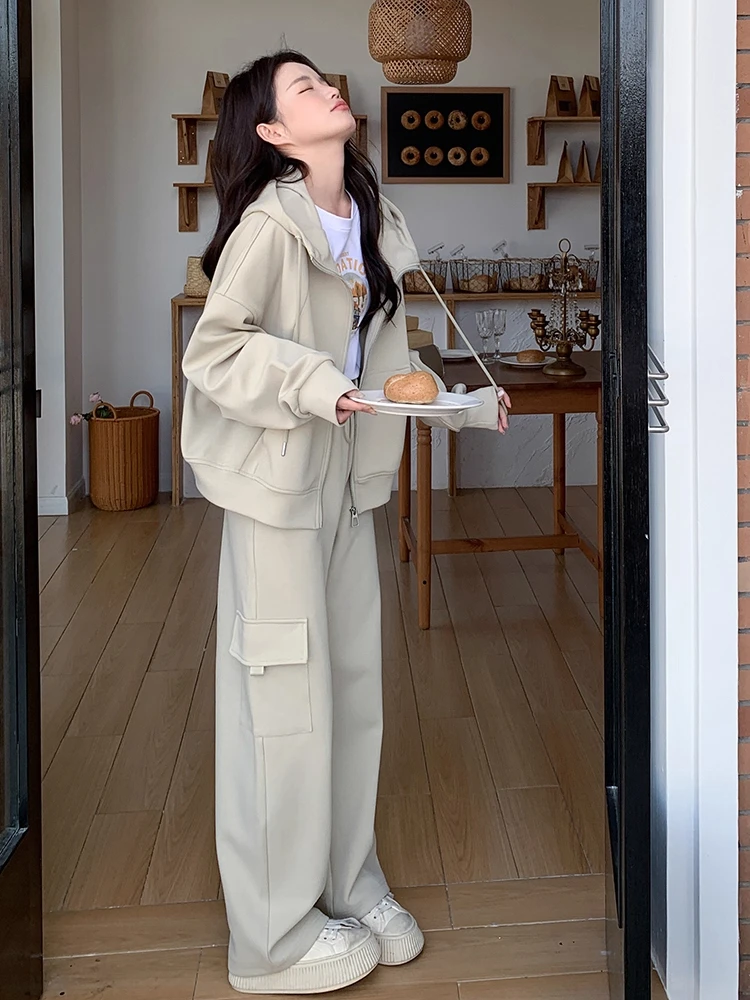 

Повседневный спортивный костюм цвета хаки с капюшоном для женщин, модный и стильный комплект на весну-осень, милый комплект из двух предметов, костюм с длинными рукавами...