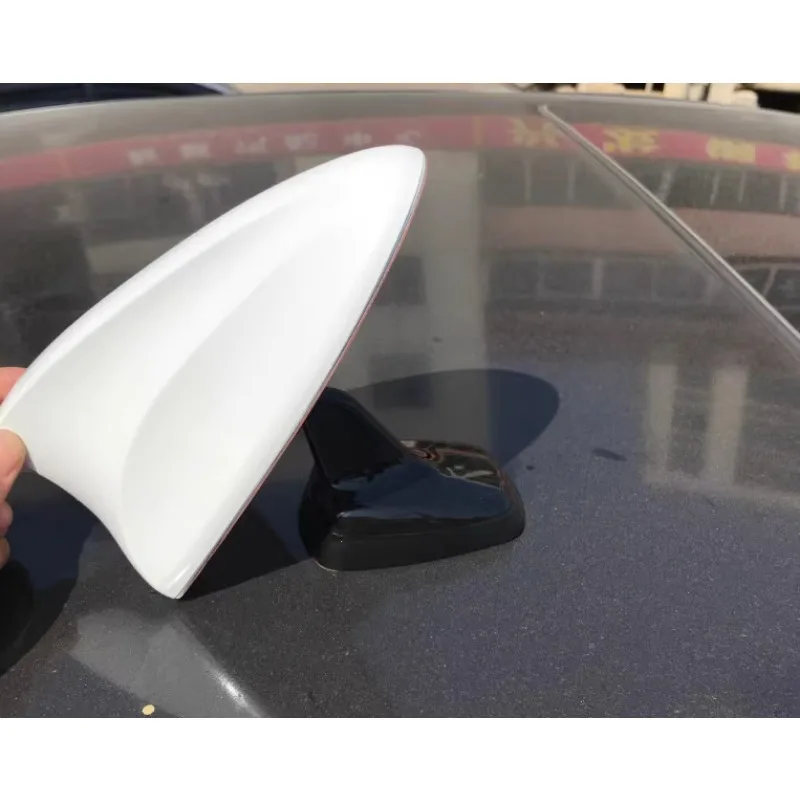 

Car shark fin roof antenna base radio signal modification part suitable for Audi A4L A6L, can protect the original wear and tear