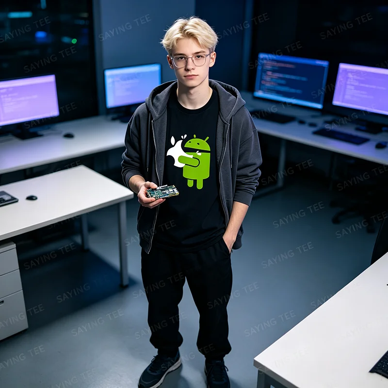 Grüner Roboter isst einen Apfel Grafik-T-Shirt | Lustiges T-Shirt für App-Entwickler, personalisiert, Y2k-Programmierer, Programmieringenieur, Kleidung, T-Shirt – Detail 4