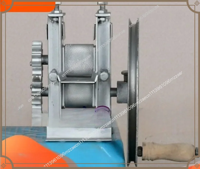Small Hand Crank Machine, Manual, Bamboo Breaking Machine, Strip Opening Bamboo Strip Opening Bamboo
