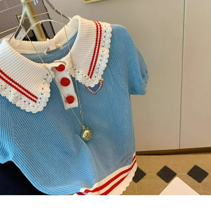 Estilo francês doce gola boneca bordado camisola de malha de manga curta feminina 2025 verão nova malha curto topo