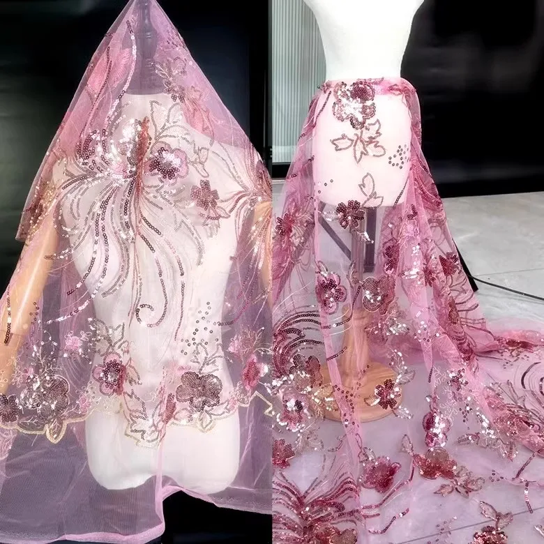Fotografia: Novo rosa safira azul grande flor 3d lantejoulas bordado malha tecido desempenho roupas flor bordado tecido de renda