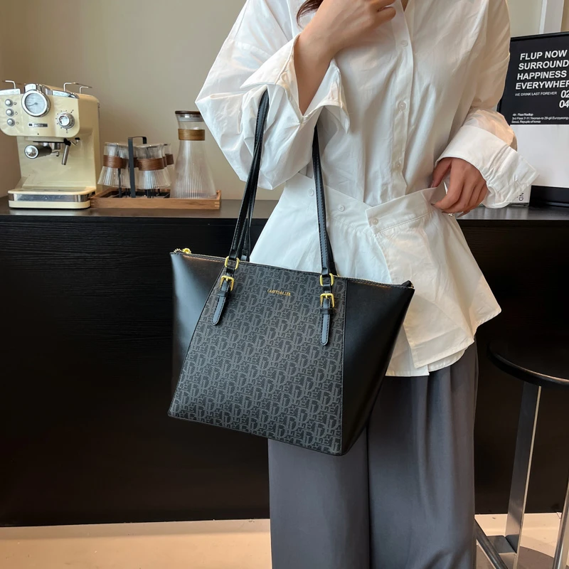 

Роскошная минималистичная сумка через плечо, женская винтажная кожаная сумка, высококачественная сумка-тоут с буквенным логотипом, однотонная пригородная сумка