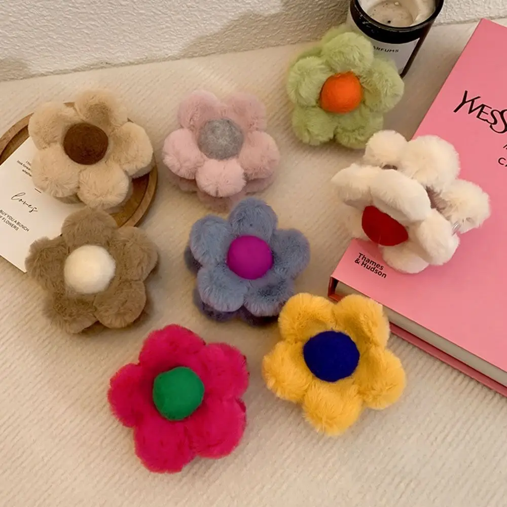 

Grab Clip Plush Hair Claw Ponytail Holder Korean Style Flower Hair Clip Hair Accessories Geometric Large Shark Clip Travel