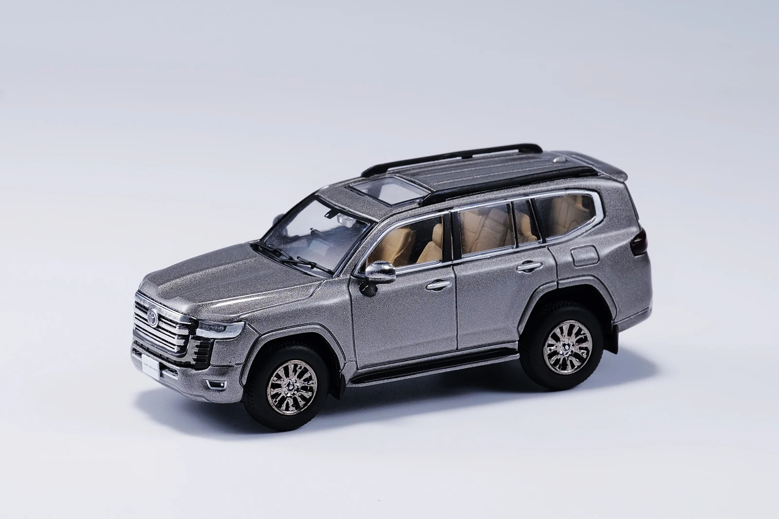 Gcd 1/64 Toyota Land Cruiser Lc300 Oldtimers Off-Road Auto Diecast Speelgoedstationwagen Met Displaydoos