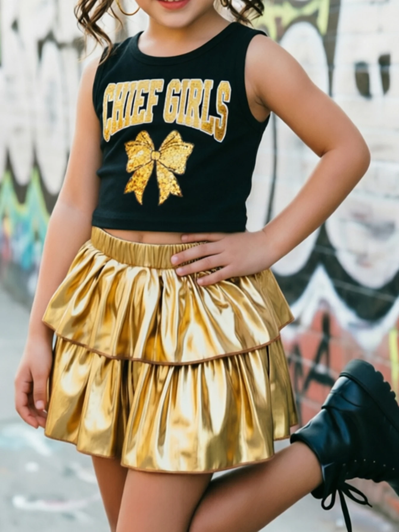 Cool Fashion Girls Outfit Set with Letter Print Vest And Gold Lined Skirt Stage Cheerleader Costume 2 Piece Set for Kids