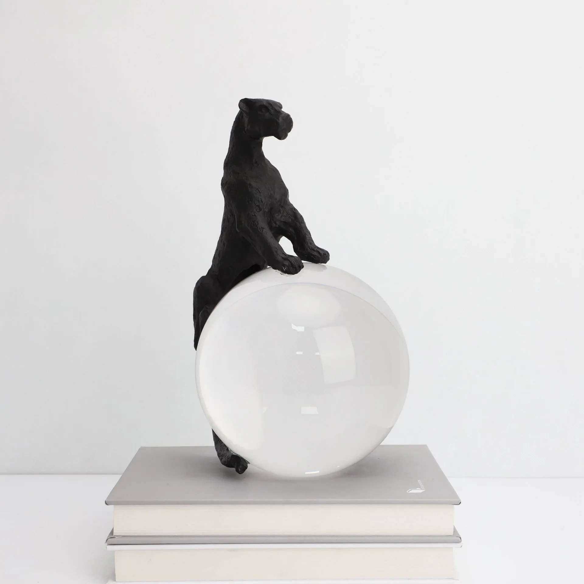 Glass Decor Figurines Crystal Ball Panther Cheetah Leopard Statues Creative Metal Animal Sculptures Home Decoration Accessories