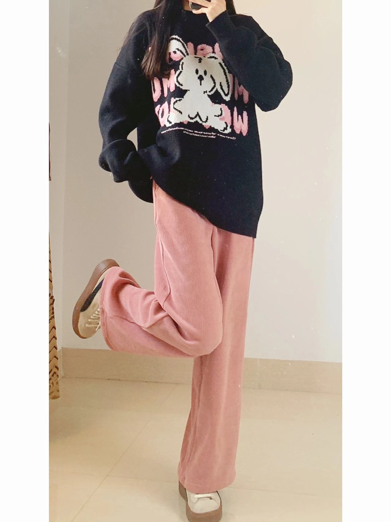 เสื้อสเวตเตอร์ถักไหมพรมหลวมๆ ปักลายกระต่ายอักษรภาษาอังกฤษ สไตล์อเมริกัน สำหรับผู้หญิง ใส่ได้ทุกโอกาส ฤดูใบไม้ร่วง ฤดูหนาว เสื้อถักลำลอง