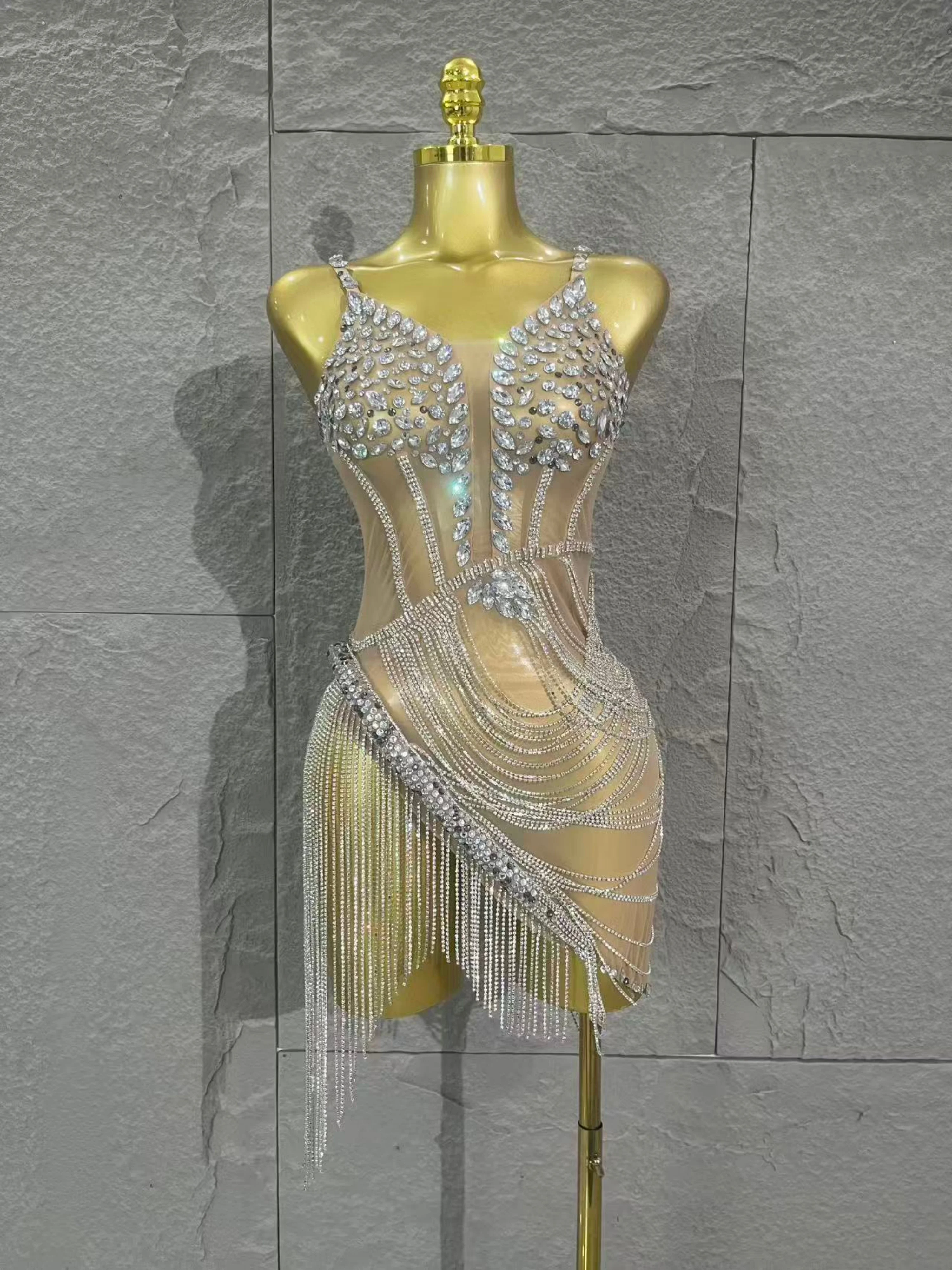 

Роскошное сетчатое короткое платье с блестящими стразами и бахромой, праздничное клубное вечернее платье для дня рождения, сексуальная домохозяйка, сценический выход