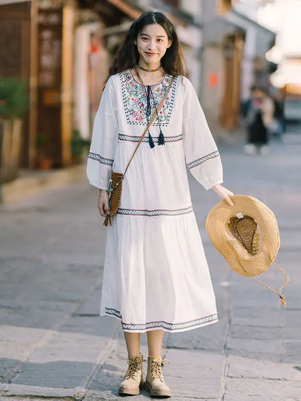 Spring Autumn Vacation Tourism O- Neck Dress Women Loose Elegant Ethnic Lantern Sleeve Cute Embroidered Floral Bohemia Dresses