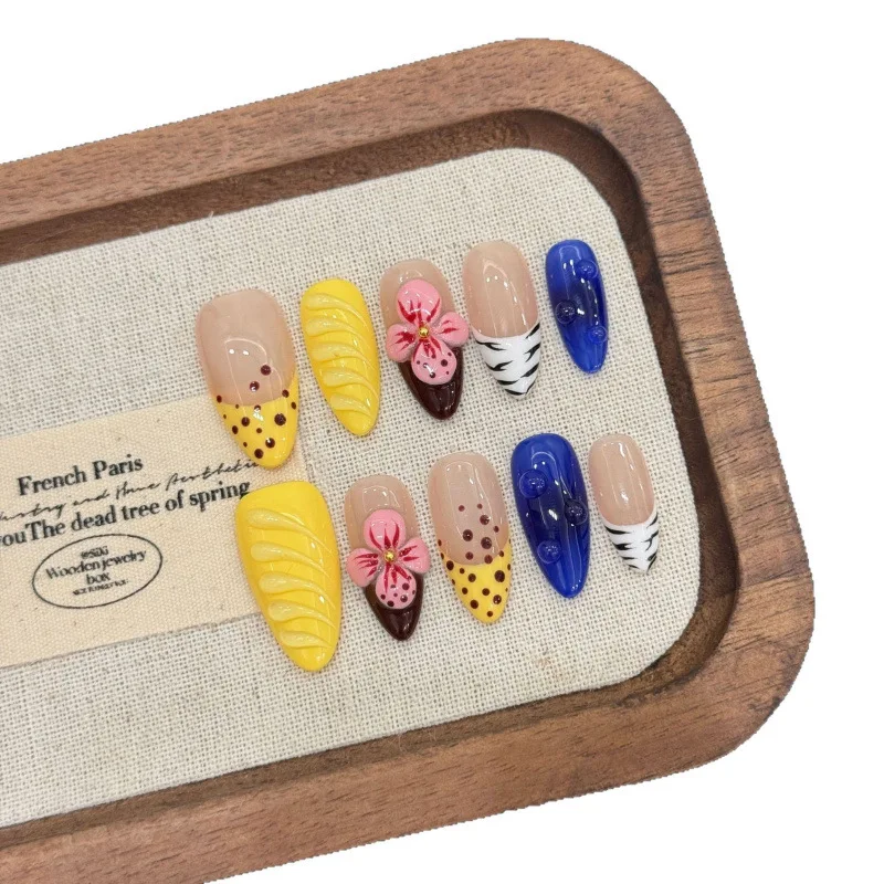 

European and American dopamine engraved three-dimensional ice flower fake nail finished removable nail piece