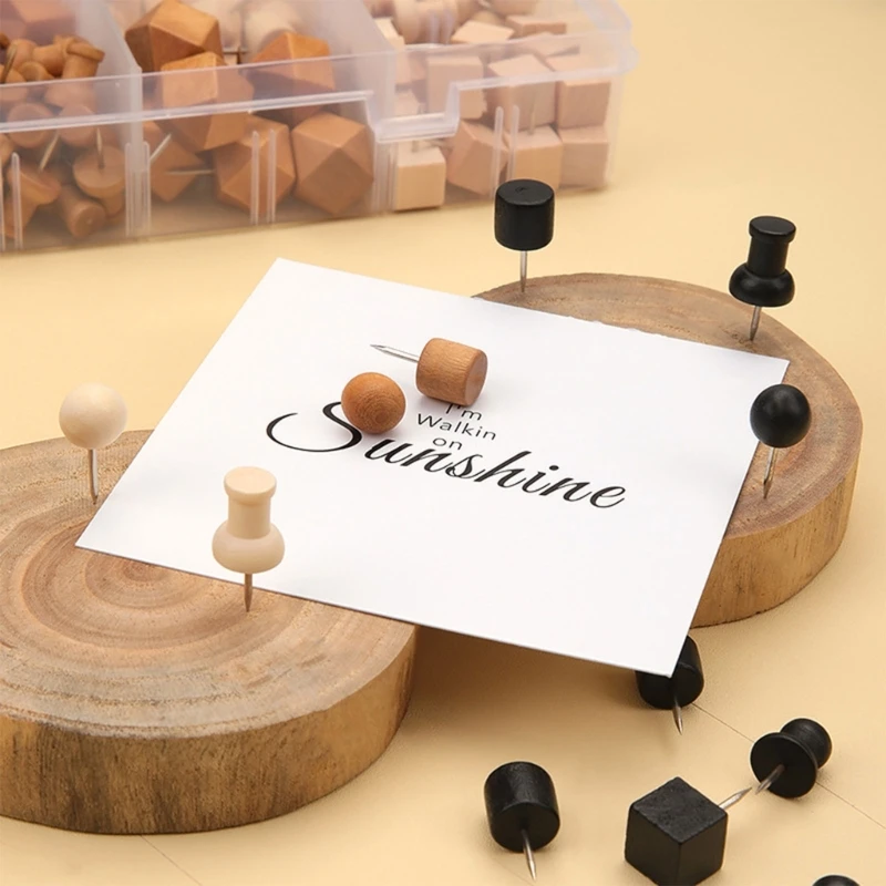 Набор канцелярских кнопок с различными головками. Кнопки для карт. Булавки для рисования. Кнопки для большого пальца с картой.