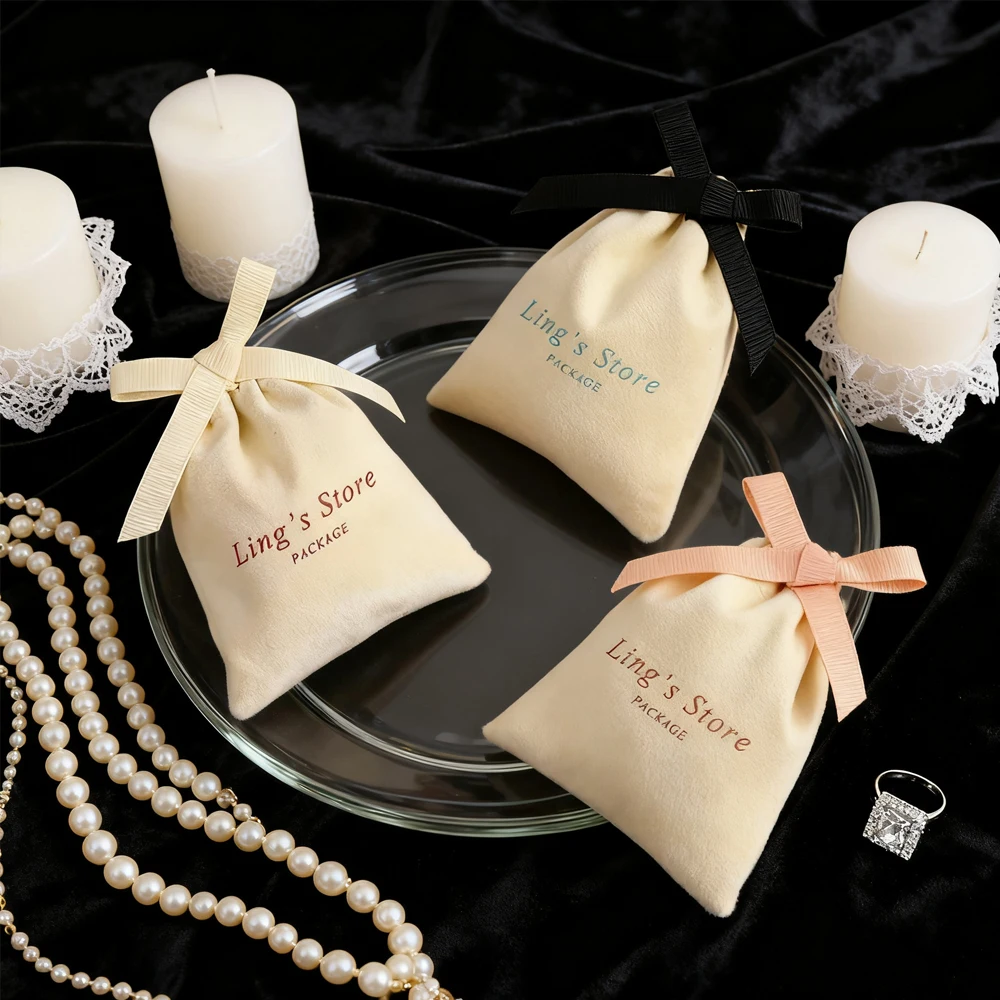 

50 шт., милые желтые ювелирные изделия, фланелевая лента, сумка на шнурке, индивидуальный логотип, имя, свадебный подарок, органайзер, конфеты, косметичка для масла