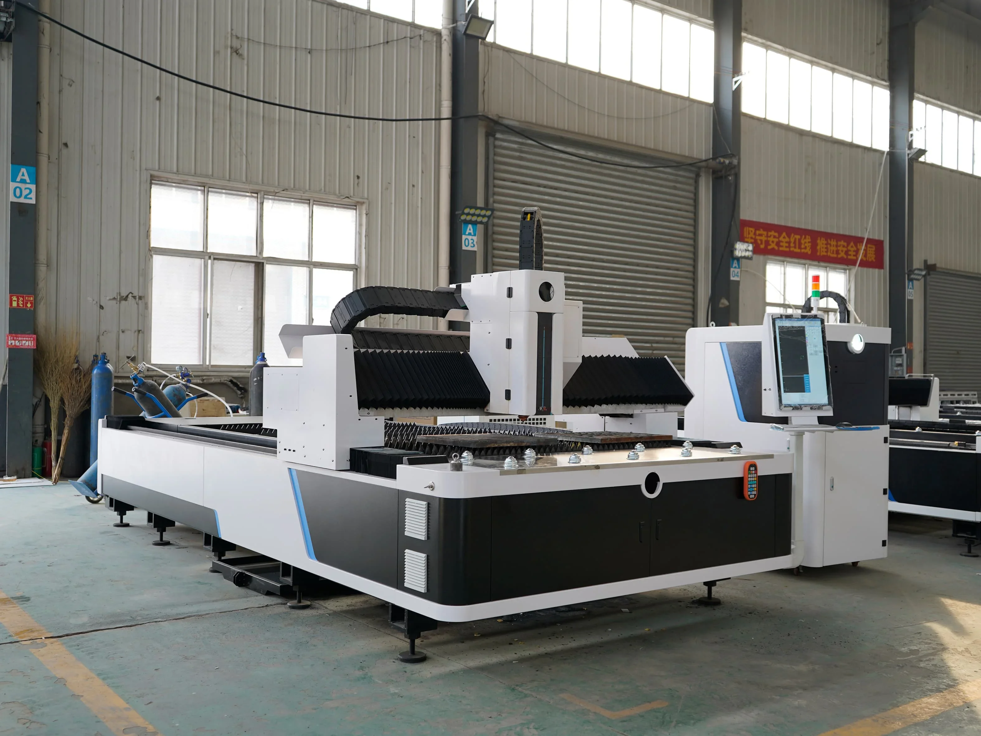 1500 Watt Mild Steel Cutting Machine Cnc Sheet Metal Fiber Laser Cutting Machine Cutter Price Fiber
