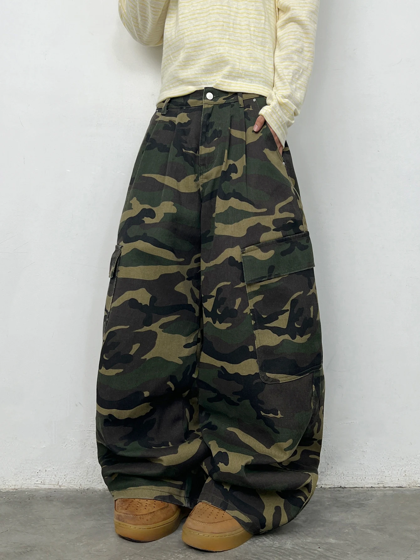 High Street Retro Letter Embroidered Multi-Pocket Camouflage Baggy Cargo Jeans Men Y2K Hip-Hop Street Fashion Versatile Trousers
