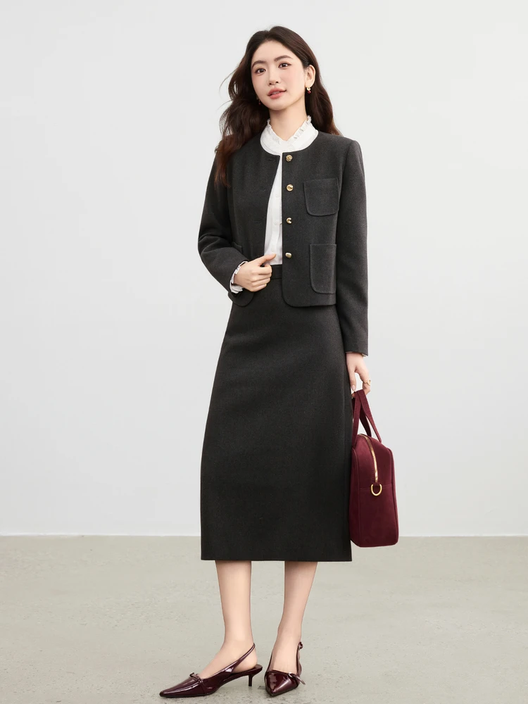 

SENTUBILA женские одинаковые костюмы 2025, зимняя короткая куртка с длинными рукавами, прямая длинная юбка, однотонный женский костюм из двух предметов 154ZA3108