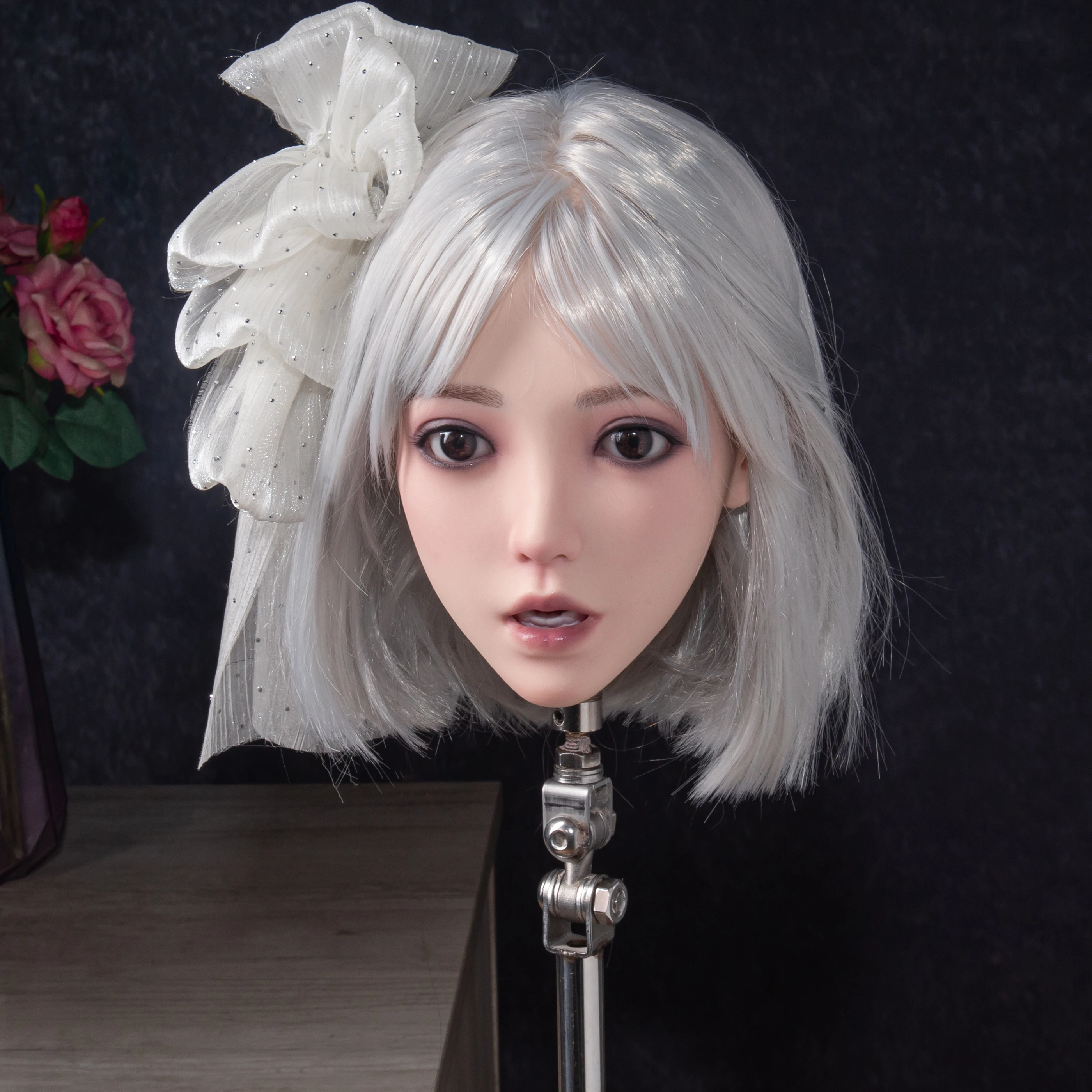 نموذج رأس أنثى مثير للغاية، نسخة 1:1 من رأس أنثى، مصنوعة من مادة السيليكون، مع نسيج جلدي واقعي (بدون ملحقات