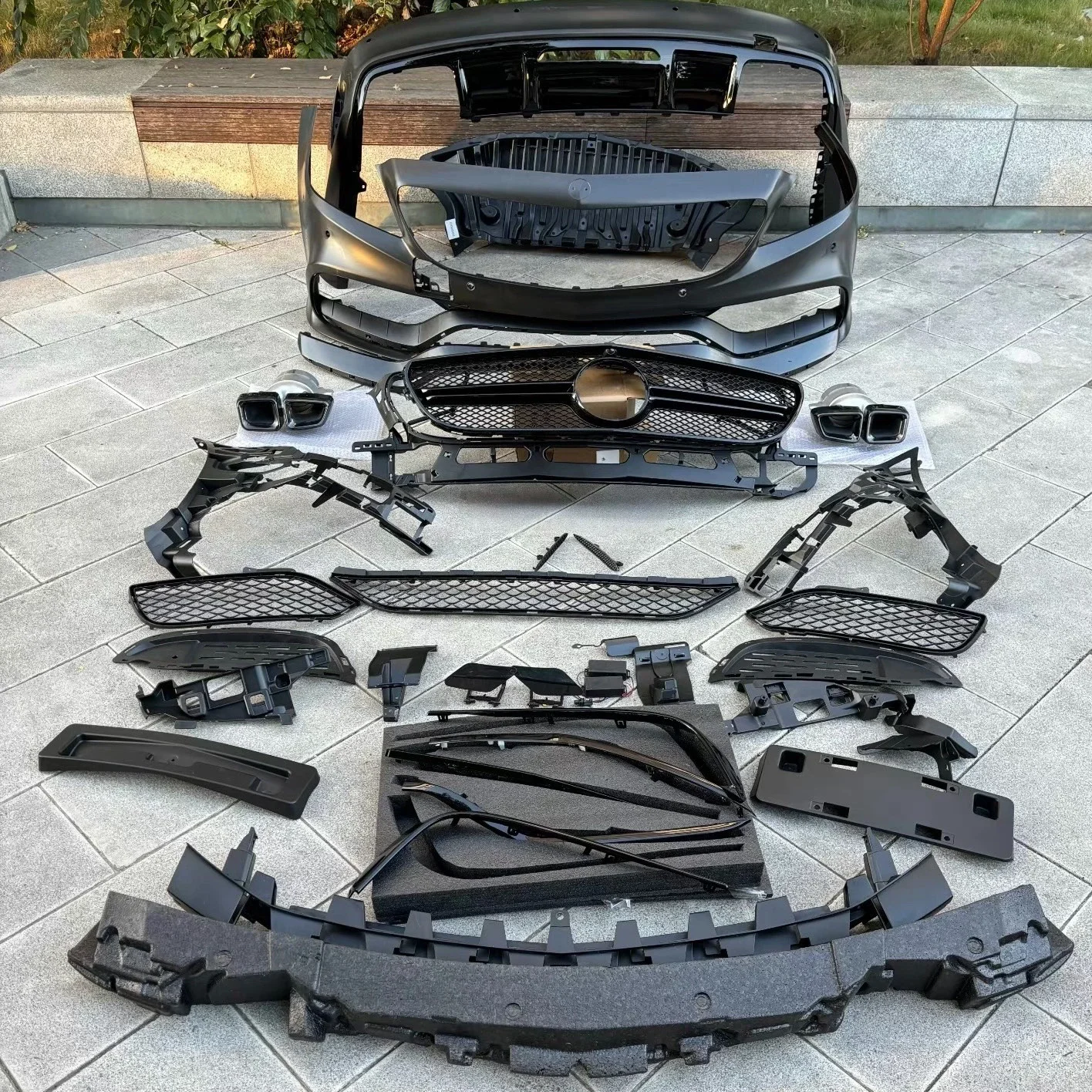 Karosserie-Kit für Mercedes Benz CLS-Klasse W218 12–17, Upgrade auf CLS63 Amg, vorderer hinterer Stoßstangengrill, hintere Lippe, diffuser Surround