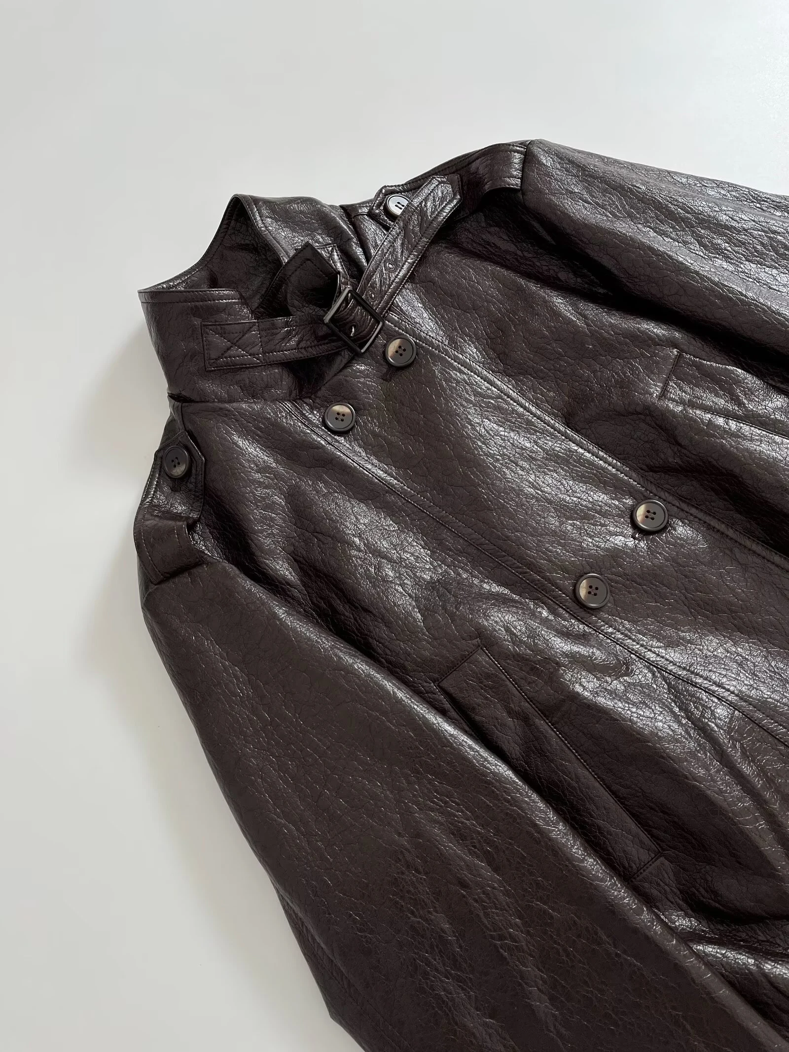 2025 Inverno Nuovo Retro Stand up Colletto Giacca in pelle doppio petto Giacca da moto corta da donna Moda Casual Top