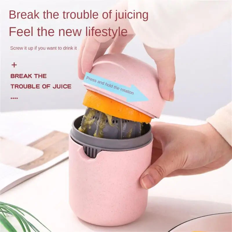 Manual Squeezer Small Multi-use Anti-fall Home Kitchen Orange Lemon Juicer Tools Portable Practical Pulp Fruit Residue Separator