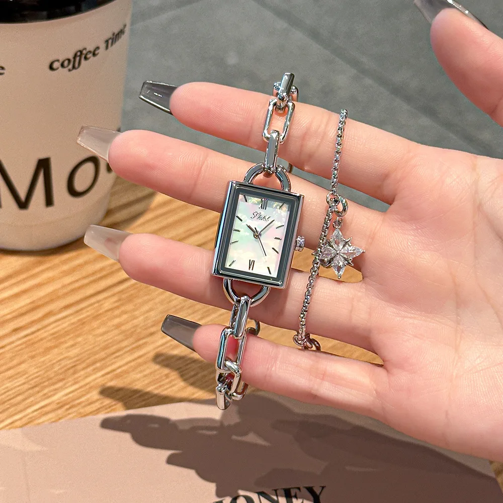 2024 New Bracelet Series Women's Watch Green Square Dial Design Elegant Gold Waterproof Quartz Watch with Exquisite Bracelet Set