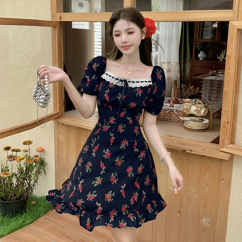 

Large Women's 2024 Summer New French Style Celebrity Square Neck Bubble Sleeves A-line Fragmented Flower Dress