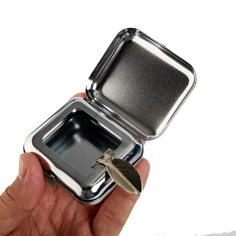 Heißer Verkauf: Kleiner quadratischer Taschenaschenbecher aus Edelstahl – tragbarer Metallaschenbecher mit Deckel
