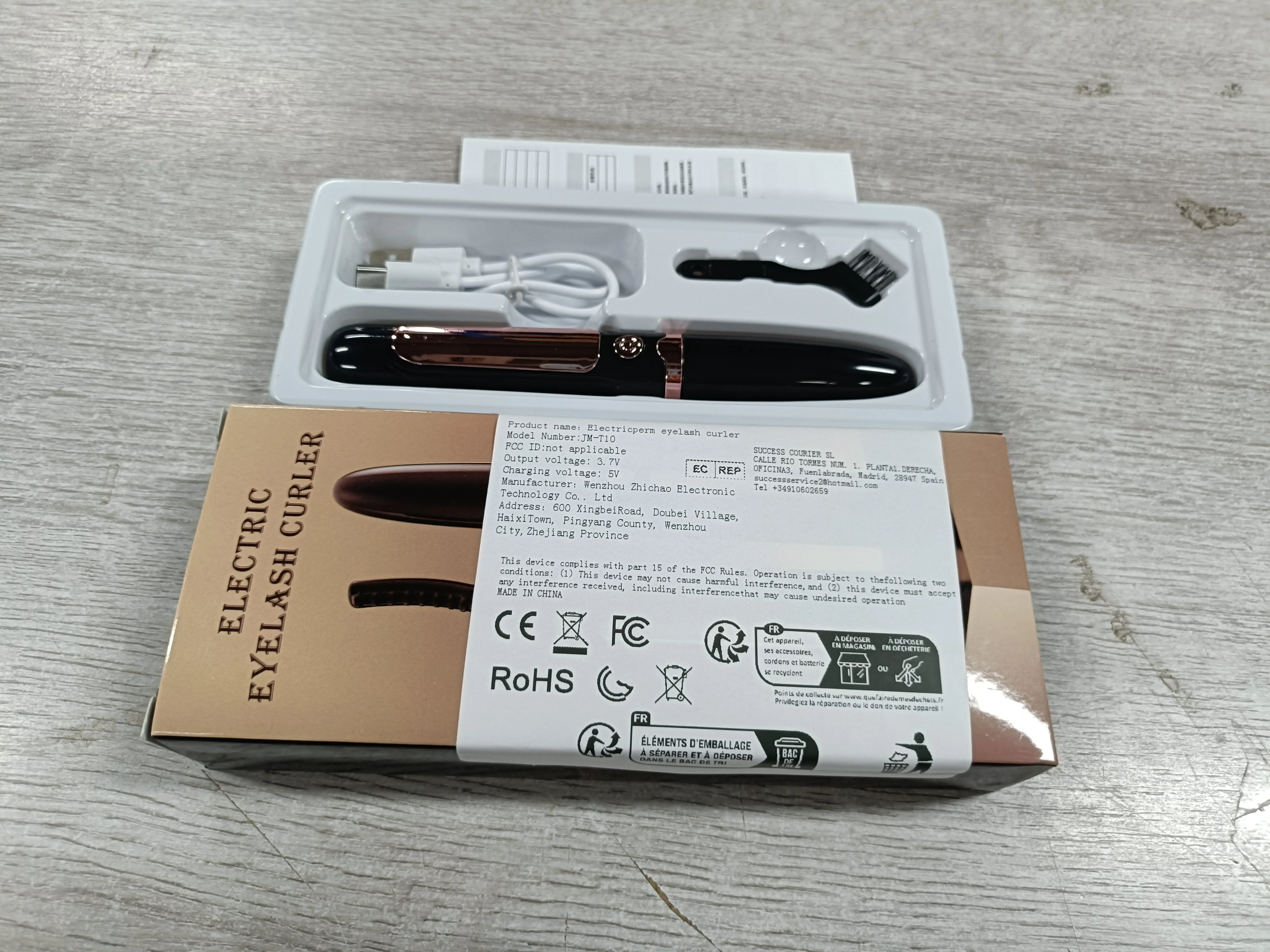 Portable mini eyelash curler, fast heating, intelligent temperature adjustment, LCD display temperature, portable makeup tool