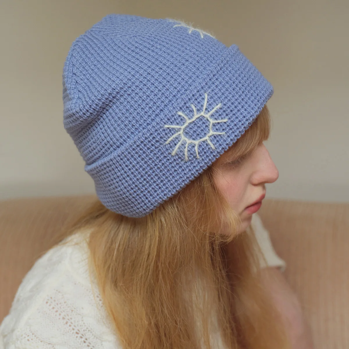 Handgefertigte Strickmütze mit Sonnenblumen-Stickerei, weich, warm, koreanischer Stil, Wintermütze, süß, gemütlich