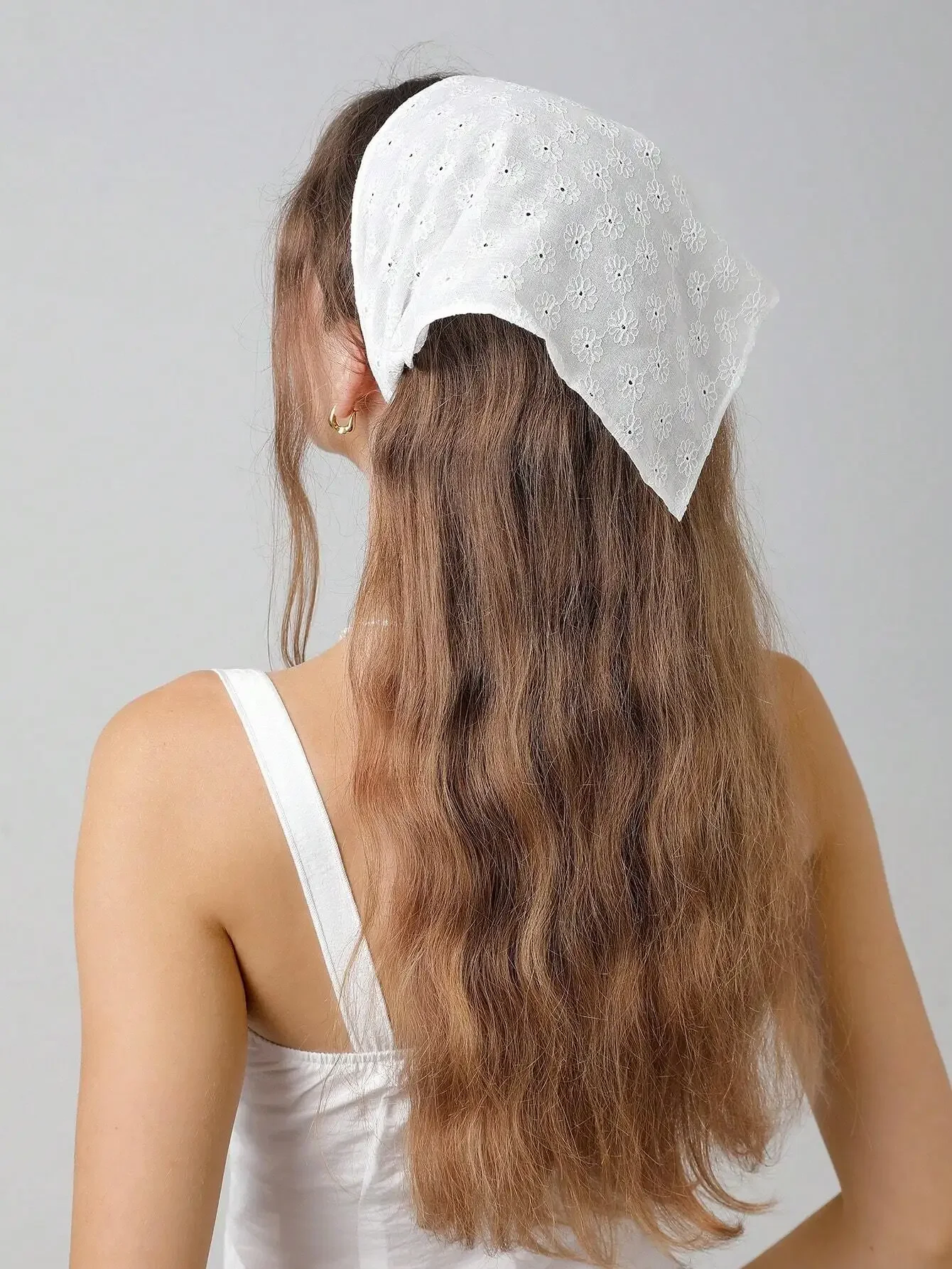 

1 шт., повязка на голову ручной работы с цветочной вышивкой и зубчатым краем, идеально подходит для повседневного использования и отпуска