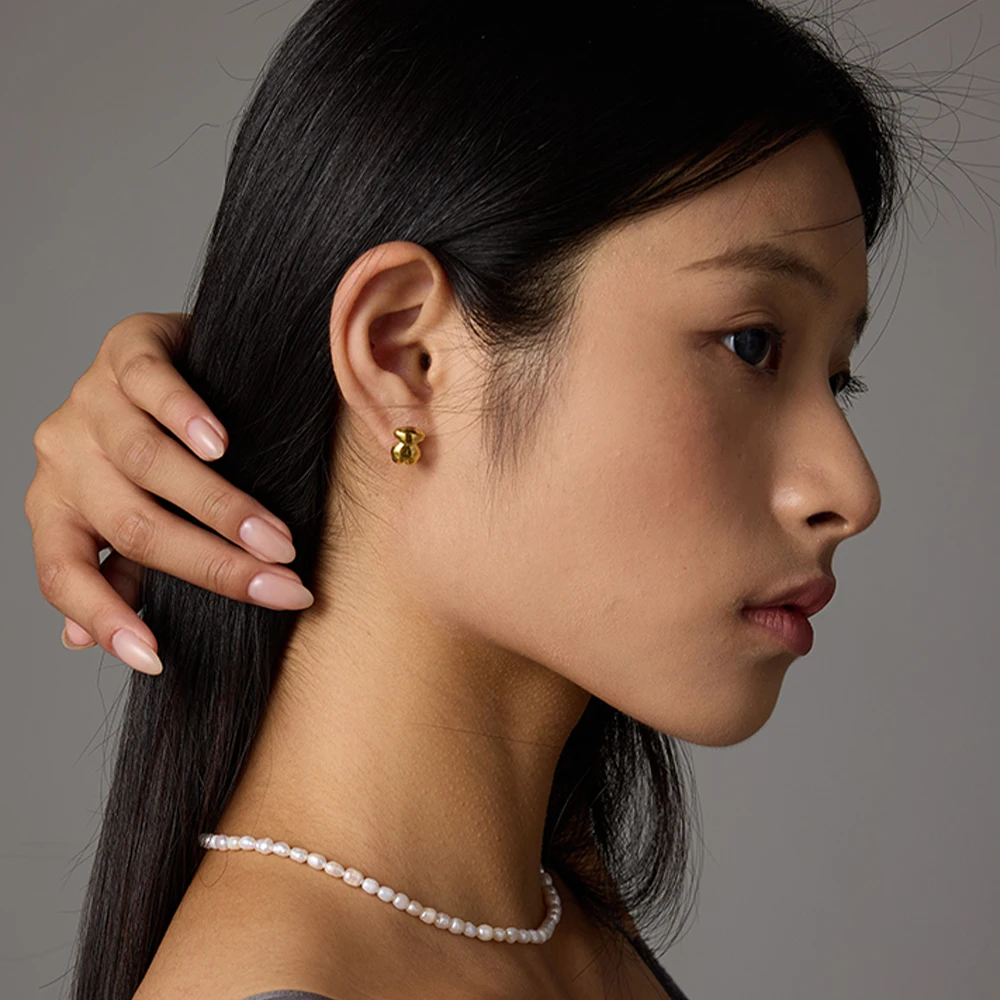 18K Vergoldete Bären-Ohrstecker aus Edelstahl, Niedlicher Tier-Piercing-Schmuck, Minimalistische Ästhetische Ohrringe für Frauen und Mädchen – Detail 7