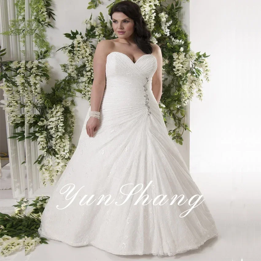 Plus Size Strapless Sweetheart Ruched Wedding Dress Beaded Side Detail Sparkling Tulle A Line Ball Gown Skirt with Chapel Train