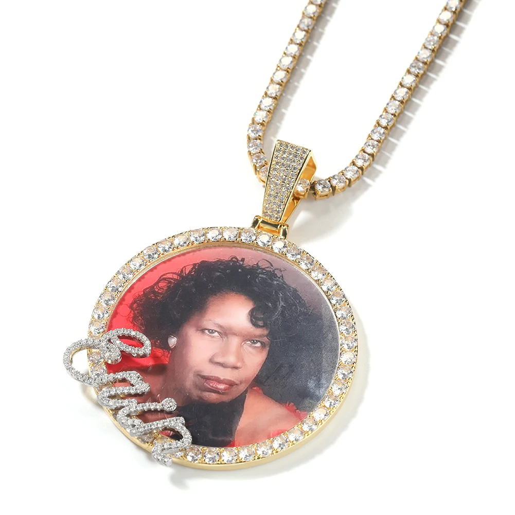 THE BLING KING Men\'s Large Custom Name Round Photo Pendant Necklace Cursive Letters 6.8cm Circle DIY Photo Memory Jewelry Gift