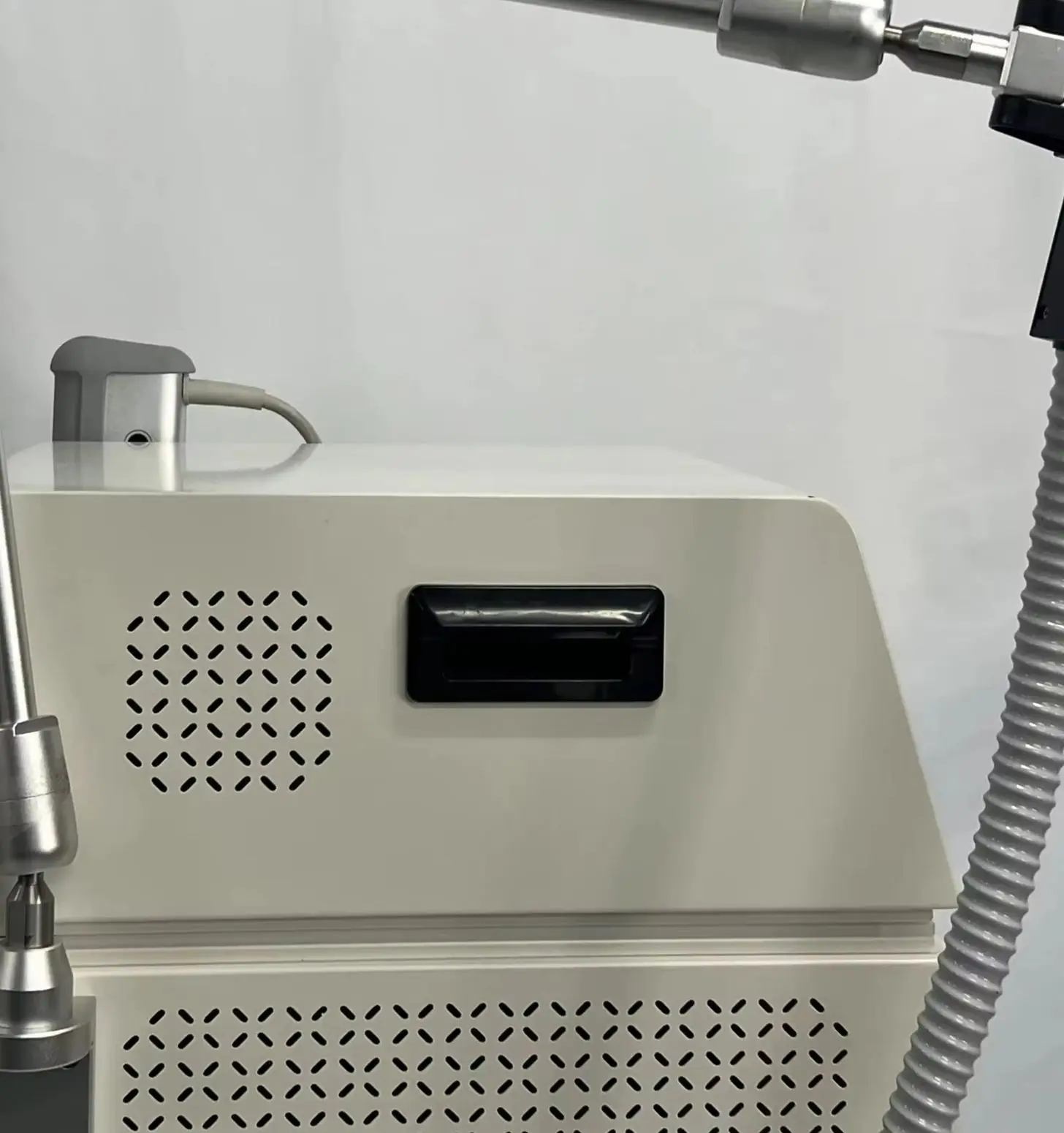 

Магнитотерапия + аппарат ударно-волновой терапии для снятия боли в суставах, улучшения кровообращения, снятия мышечной боли, обезболивания и противовоспалительного действия.