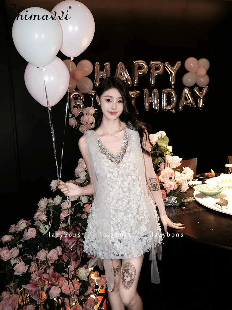 

Banquet Dress for Women Elegant Birthday Gown Heavy Embellished V-Neck Three-Dimensional Floral Waist-Cinching Short Dress