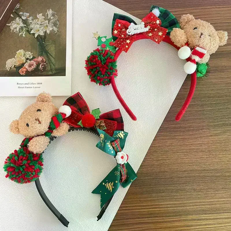 Opaska na głowę z misiem świątecznym z kokardą - świąteczny pluszowy dodatek do włosów dla kobiet, idealny na imprezy i do zdjęć. Lekki i stylowy!