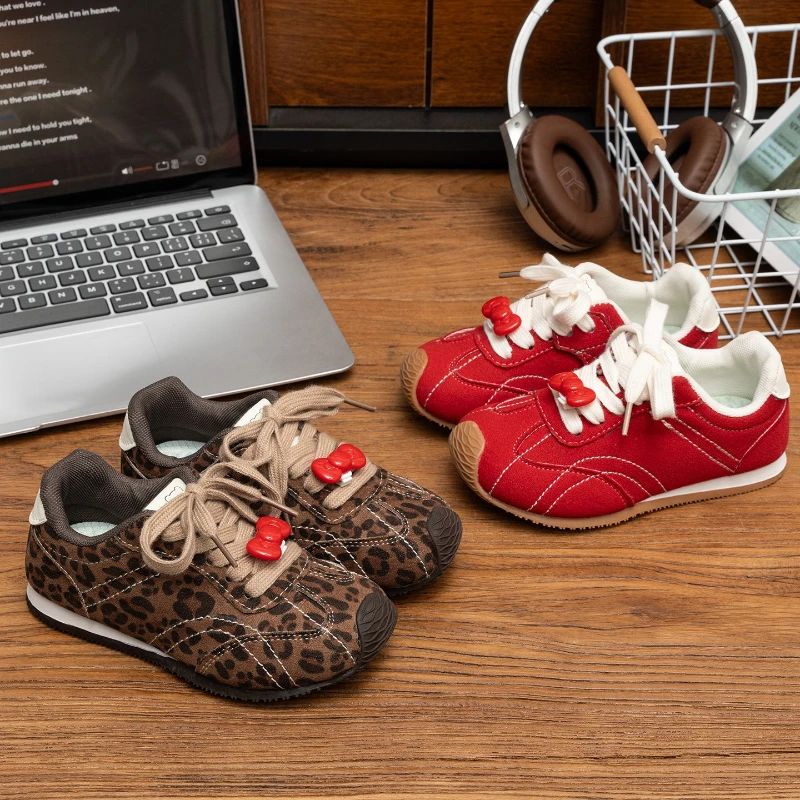 Fashion Girls' Shoes 2026 Autumn New Kids Casual Shoes Retro Versatile Girls' Sneakers Comfort Anti Slip Kids Training Shoes