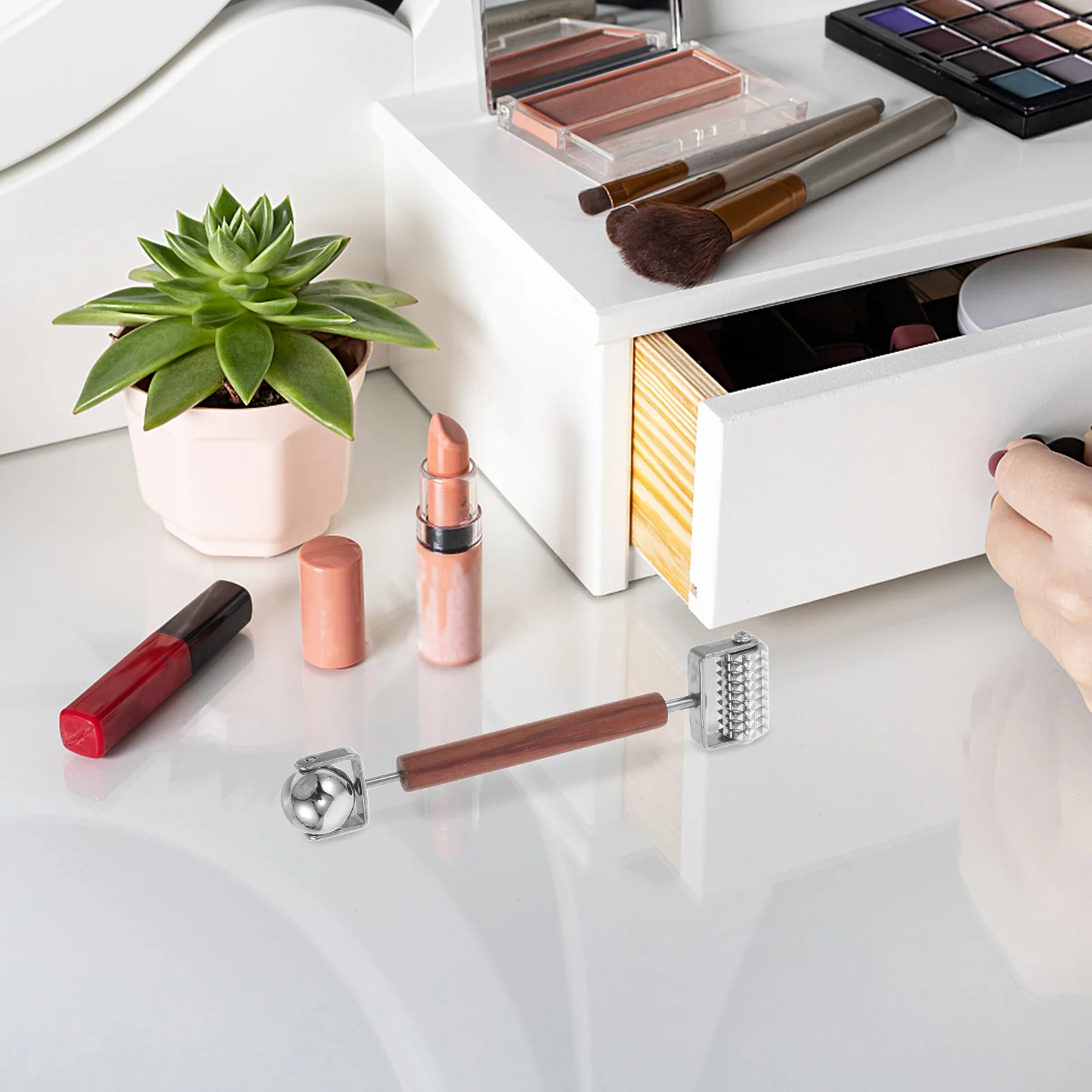 เครื่องนวดหน้าแบบลูกกลิ้ง 3 มิติ ดีไซน์โค้งรับรูปหน้า แบบสองด้าน ใช้กับกัวซา สำหรับยกกระชับคาง ลดเลือนริ้วรอย บำรุงผิวหน้า