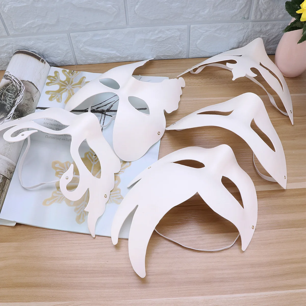 10 szt. Maseczek na Imprezę DIY Maseczki Rękodzielnicze Cosplay Malowane Dekoracyjne Białe Maseczki na Kostium Karnawałowy ( + + Trzy Porady)