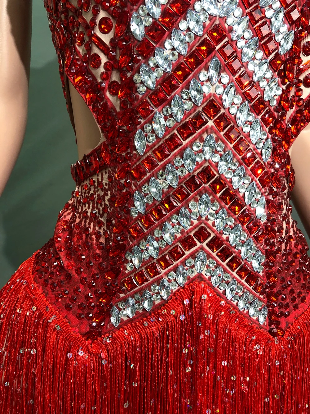 Błyszczące frędzle dżetów body seksowny kostium taneczny z dziurami strój do klubu nocnego piosenkarka tancerz strój sceniczny